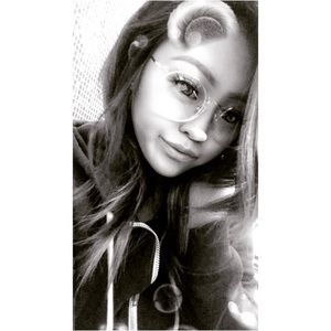 Meet your Posher, Esther